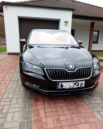 Skoda Superb cena 83000 przebieg: 223000, rok produkcji 2016 z Szczecinek małe 56